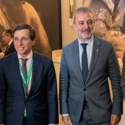 Pabel Muñoz con los alcaldes de Bogotá, Madrid y Barcelona.