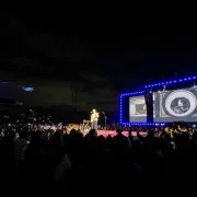Miles asistieron al concierto de Ed Sheeran en Quito, un evento que dinamizó la economía local y el sector turístico.