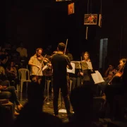 La misión de Música Ocupa es acercar la música clásica a espacios donde habitualmente no existe acceso a este tipo de expresiones artísticas.
