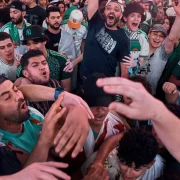 Enfrentamientos entre hinchas de Argentina y Argelia en Nueva York dejaron escenas de violencia por el partido entre ambas selecciones.