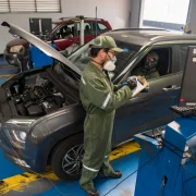 El proceso de matriculación en Quito continúa según AMT; junio exige revisión técnica vehicular para vehículos con placa terminada en 5.