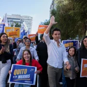 Wilson Merino oficializó su precandidatura a la Alcaldía de Quito junto a los candidatos del movimiento Imparables para las elecciones seccionales de 2026.