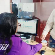 Los conductores que mantienen un historial sin multas ni pérdida de puntos pueden renovar su licencia con un descuento del 50 %.