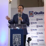 El alcalde de Quito, Pabel Muñoz, durante una rueda de prensa este 14 de julio de 2026.