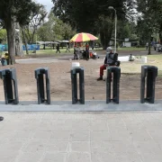 Las nuevas estaciones de QuitoBici comenzaron a instalarse en sectores estratégicos de la ciudad como parte del plan de movilidad sostenible.