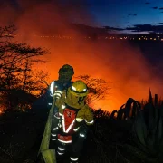 Más de 20 efectivos combatieron las llamas en el sector Otón de Vélez en Yaruqui.