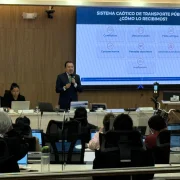 El Concejo Metropolitano de Quito suspendió el debate del alza de pasajes por falta de quórum, luego de que varios concejales abandonaran la sesión.