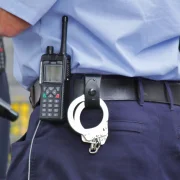 La Policía rastrea a un estudiante de la Universidad Central tras denuncias de amenazas contra una profesora.