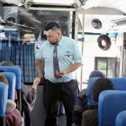 Referencial. Los usuarios pueden denunciar cobros indebidos en los pasajes hacia el Valle de Los Chillos.