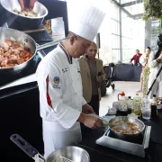 El chef Tsai Kun-Chen fue el encargado de la preparación de dos platos.