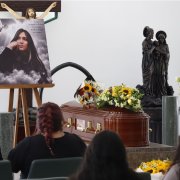 Familia de Lizeth Bunshi pidió investigar como femicidio su muerte en Quito.