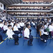 Estudiantes regresaron a las aulas este 1 de septiembre en Quito, mientras autoridades municipales inauguraron oficialmente el año lectivo 2026-2027.
