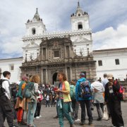 El recorrido turístico atravesará la calle Venezuela para conectar Santa Prisca con la Plaza del Teatro y acercar visitantes al patrimonio quiteño.