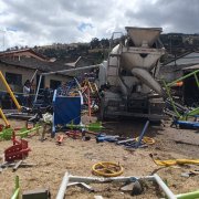Equipos de emergencia y Medicina Legal acudieron al sector de Puente 4 tras el accidente registrado durante la tarde.
