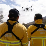 Con drones se monitorea el cerro Casitagua tras el incendio forestal.