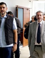 Luego de la audiencia de este sábado, Aquiles Álvarez y su abogado fueron captados en dirección al mercado Iñaquito.