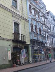 Trabajos. La Alcaldía de Muñoz promociona que el cuidado del patrimonio del centro es una “obra visible”.