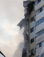 Incendio en el edificio Multicomercio en Guayaquil.