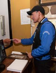 Prevención. En distintos edificios residenciales se priorizan acciones como la vigilancia, el control de visitantes, etc.