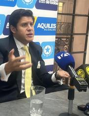 César Poveda, coordinador jurídico del Municipio de Guayaquil, denuncia nuevos bloqueos en proyectos públicos.