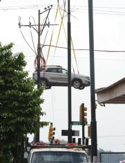 Retiro de vehículos del edificio Multicomercio