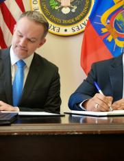 Acuerdo Comercial Recíproco-Signing