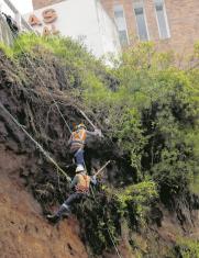 Emergencia. En menos de dos semanas la antigua vía a Nayón se vio afectada por deslizamientos.