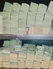 Dinero edificio Quito