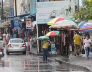 EL COMERCIO DE GUAYAQUIL SINTIÓ LOS EFECTOS DE LAS PROHIBICIONES DURANTE LAS FIESTAS DE NAVIDAD Y FIN DE AÑO |
GUAYAQUIL RECORRIDO POR LLUVIAS POR VARIOS PUNTOS DE LA CIUDAD PERIODISTA: JOSE PIZZA FECHA: 04/01/2021 Agencia (ag-extra)