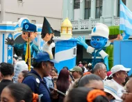 Desfile: Siete carros alegóricos recorrieron el centro de Guayaquil durante las celebraciones por sus 206 años de independencia.