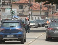 Las calles de la ciudadela Kennedy Norte y de otros sectores de la ciudad están plagadas de ‘cuidacarros’ o ‘franeleros’ que han hecho del parqueo informal un negocio rentable para ellos, pero que causa molestias a la ciudadanía.