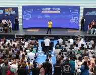 El presidente de Ecuador, Daniel Noboa, presentó este 31 de marzo en Cuenca el programa 'Compromiso por el Empleo'.