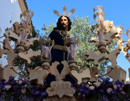 Procesiones religiosas marcan la agenda de Semana Santa en Ecuador.