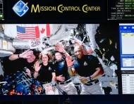 Astronautas de Artemis II saludan desde la estación espacial antes de iniciar el reingreso