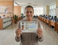 Referencial. El Registro Civil presentó la nueva cédula ecuatoriana, que incorpora hologramas y elementos de seguridad reforzados.