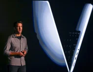 John Ternus, ingeniero con más de dos décadas en Apple, asumirá como CEO en septiembre de 2026 tras la salida de Tim Cook.