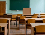 Cronograma educativo incluye feriados distribuidos durante el año lectivo.