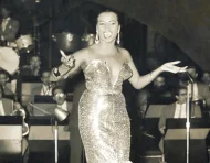 La cantante cubana Celia Cruz, fallecida en 2003, se convirtió en la primera artista latina cuya voz fue recreada mediante inteligencia artificial.