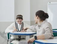 Los profesionales interesados podrán registrar su hoja de vida y postular hasta cinco plazas disponibles en la plataforma Educa Empleo.