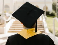 Las becas Guillermo Lasso Mendoza financiarán hasta 10 maestrías en universidades elegibles.