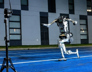 Unitree presentó un prototipo de robot humanoide al que atribuye una velocidad máxima de 12,66 metros por segundo, superior al pico de velocidad registrado por Usain Bolt.
