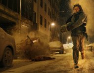 Resident Evil: Noche Cero lleva nuevamente al cine el universo de Raccoon City con una historia original marcada por el terror, el suspenso y la supervivencia.