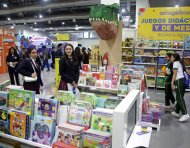 FERIA DEL LIBRO. CENTRO DE CONVENCIONES. PERIODISTA: CARLOS PINO . AG-EXTERNOS.