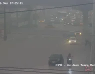 Juan Tanca Marengo: La acumulación de agua en los exteriores del Colegio Americano dificultó el tránsito vehicular durante la tarde de este domingo.