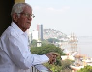 El poeta lojano Carlos Eduardo Jaramillo.