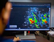 Las condiciones meteorológicas previstas para la noche de este sábado mantienen la posibilidad de nuevos aguaceros en Guayaquil.