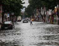 Las intensas lluvias del 19 de octubre dejaron calles inundadas y complicaron los desplazamientos de los guayaquileños hacia sus trabajos.