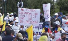 PROTESTAS MILITARES Y POLICÍAS