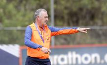 Gustavo-Alfaro-entrenador-Ecuador