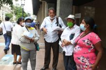 Reclamos al pie de la (33322743)